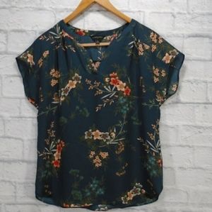 Banana republic short sleeve blouse.